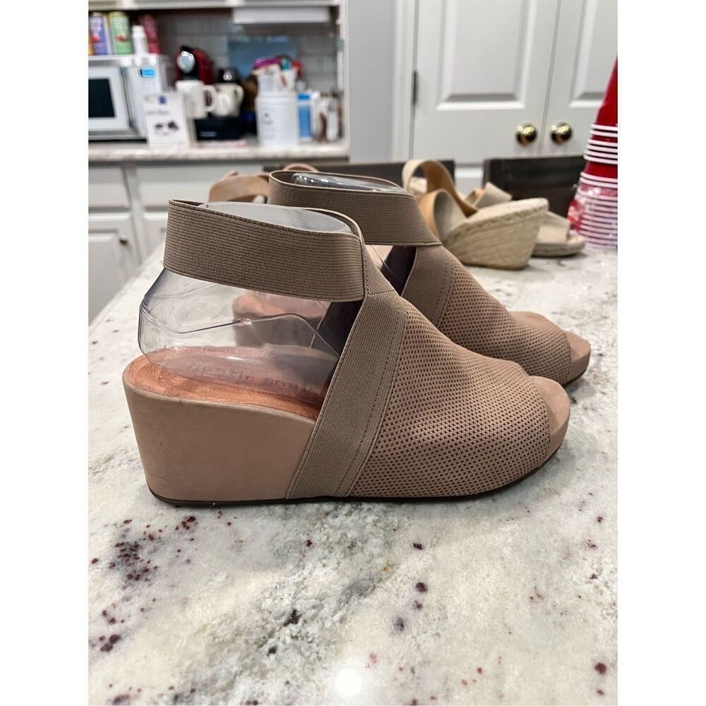 Gentle Souls Gianna Tan Perforated Leather Elastic Strap Wedge Sandals sz 9.5 EU